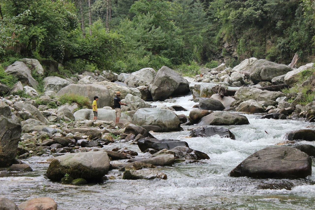 Tirthan Anglers' Retreat Banjār Kültér fotó